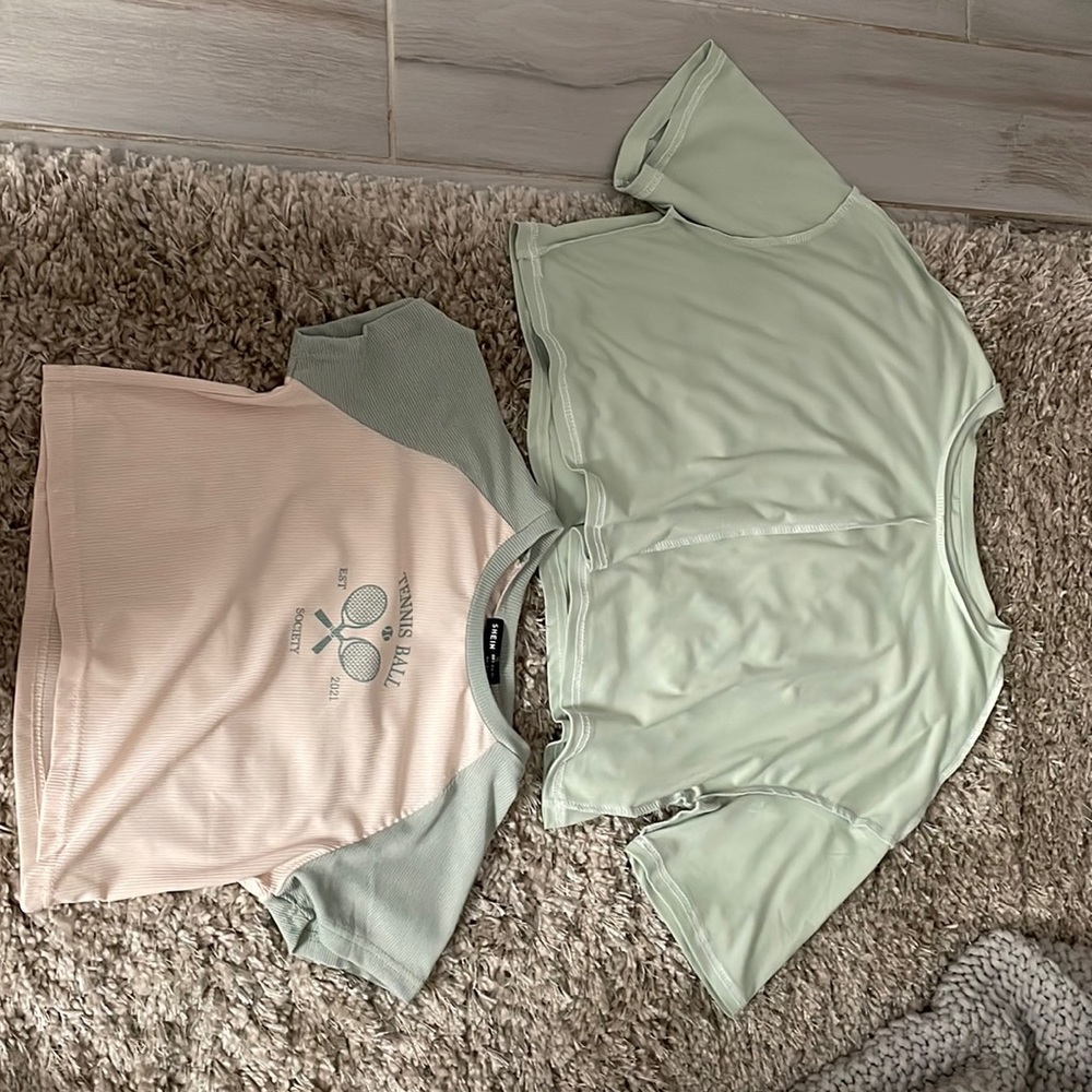 Never worn!! Size small